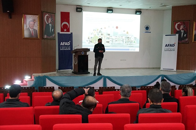 ÜNİVERSİTE PERSONELİNE “AFET FARKINDALIK” EĞİTİMİ