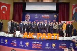 514 KİŞİ CHP’DEN AK PARTİ’YE ÜYE OLDU…