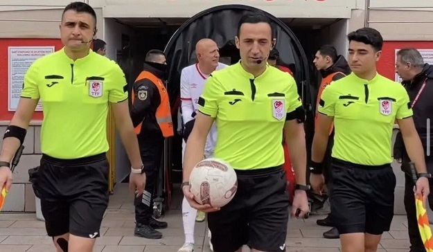 BATMANLI HAKEMİMİZE IRKÇILIK YAPTILAR…