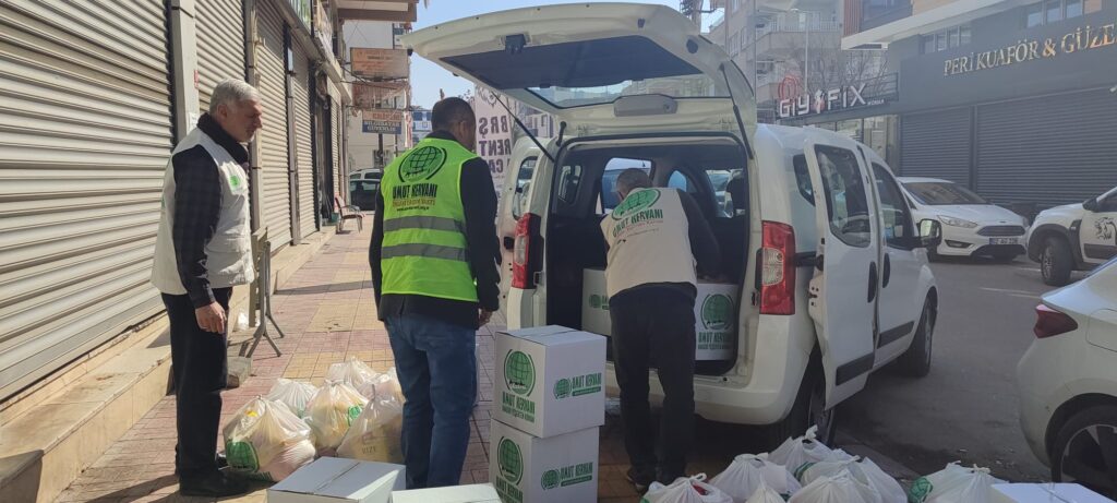 3 Bin aileye gıda yardımı