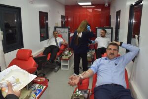 NASIROĞLU VE ŞANSİ KAN VERDİ