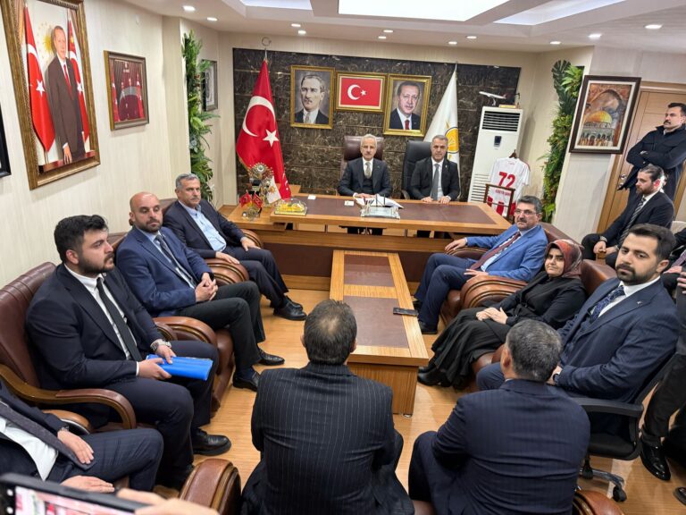 Bakan Uraloğlu’ndan AK Parti’ye ziyaret
