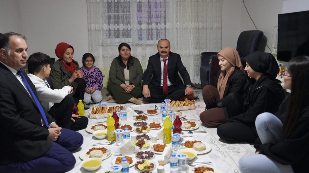 İftarı Seyitler mahallesinde açtılar