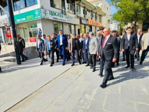 Kozluk’ta halkın taleplerini dinlediler