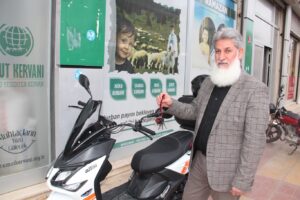 Motosikletini Gazze’ye bağışladı