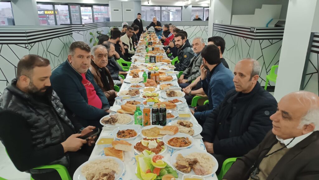 Şah-Mar’dan iftar yemeği