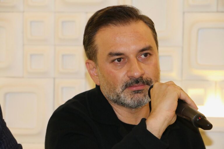 Tribünler kadın taraftarlara açılıyor