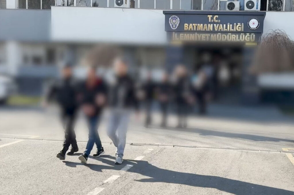 Uyuşturucudan 8 kişi tutuklandı