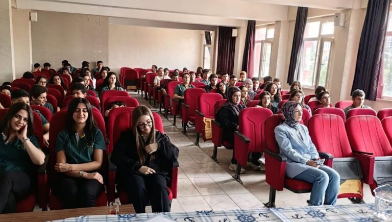 Lise Öğrencilerine “Kanserden Korunma” Eğitimi Verildi