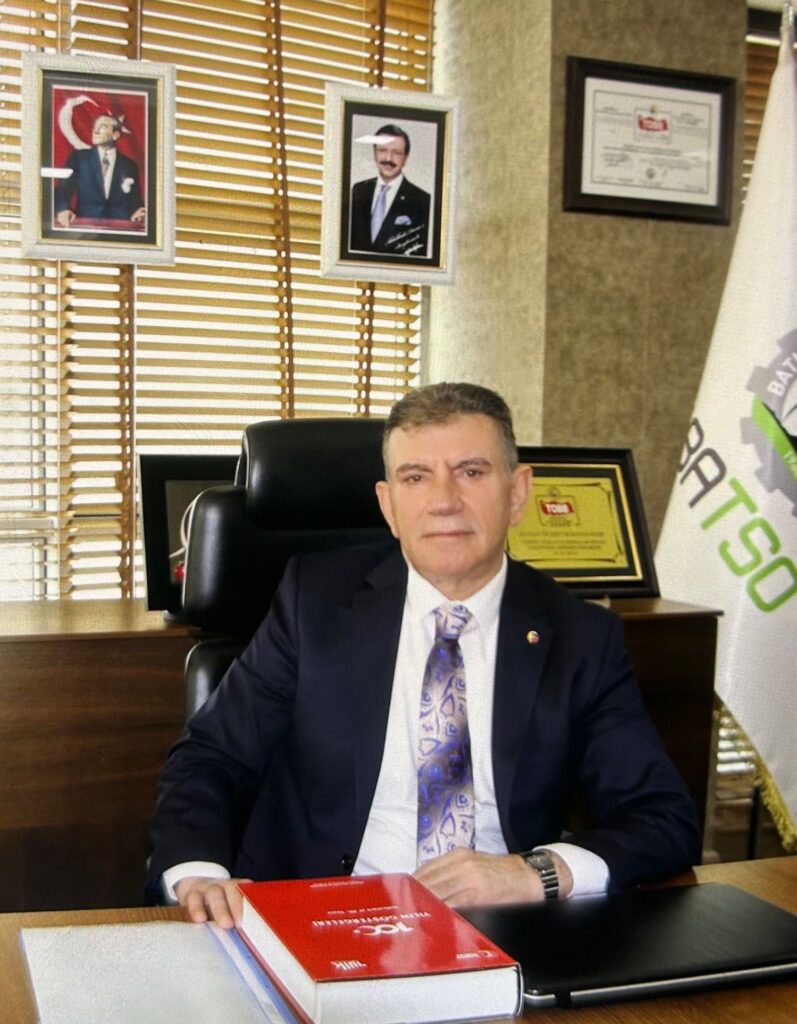 “AVUKATLAR, ADALETİN BEKÇİLERİ, HALKIN VE HAKKIN SAVUNUCULARIDIR”