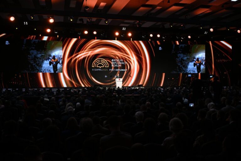 Antalya Diplomasi Forumuna katıldılar