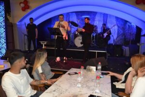 BABYLON’DA 3. YIL COŞKUSUNDA YILDIZLAR GEÇİDİ