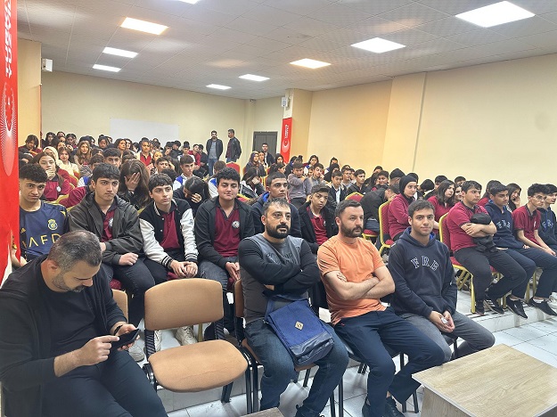 GENÇLİK SPOR’DAN ‘SUDA BOĞULMAYI ÖNLEME’ SEMİNERİ