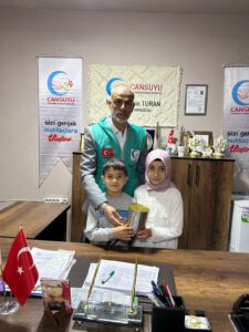 Bayram harçlıklarını Gazze’ye bağışladılar