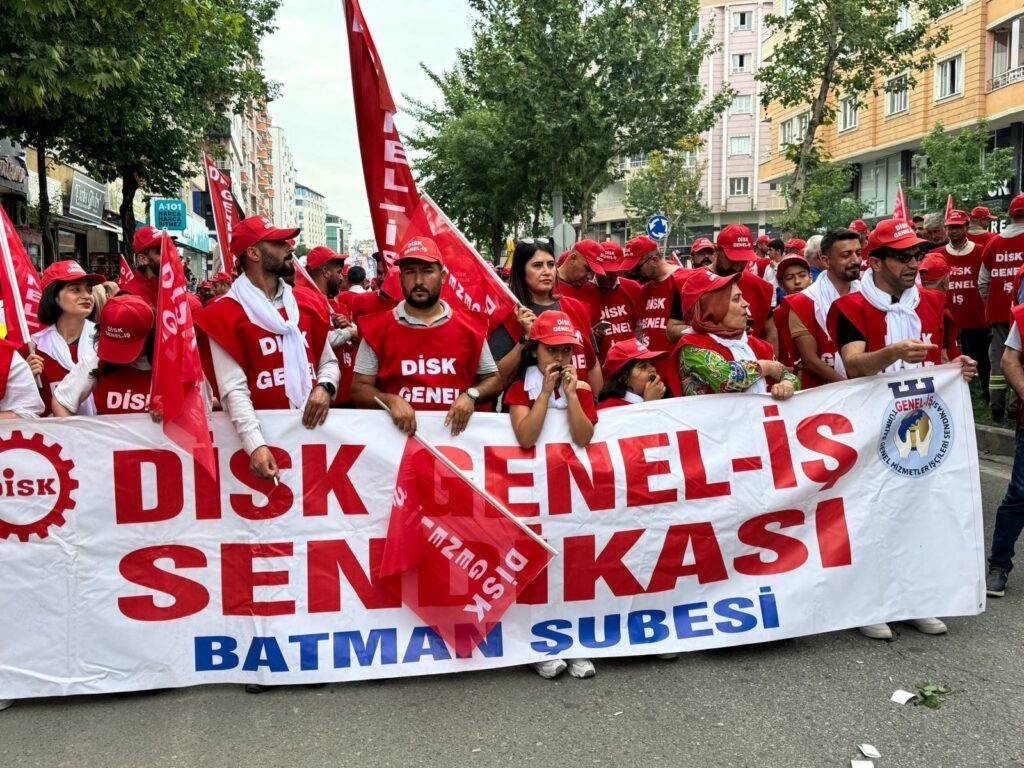 “İşçilerin maaşları yeniden değerlendirilmeli”