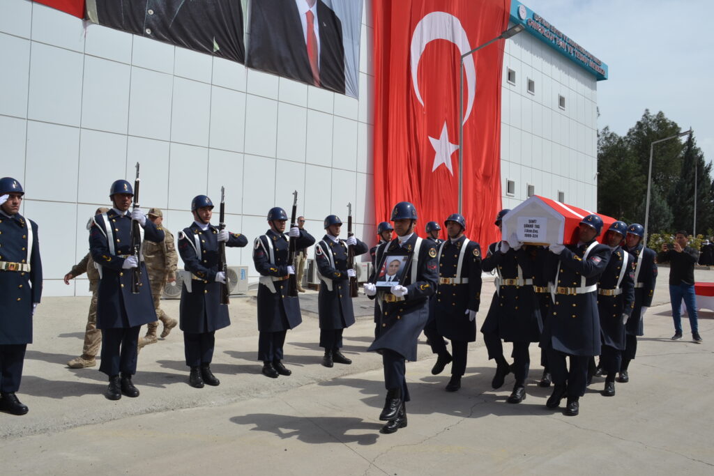 Şehit uzman çavuş için hüzünlü tören