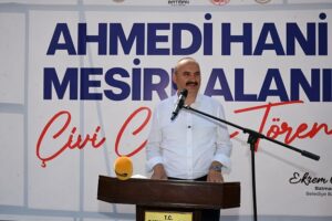 VALİ CANALP 23 NİSAN BAYRAMINI KUTLADI