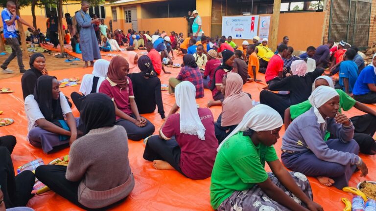 EMANETLER MUHTAÇLARA ULAŞTIRILDI