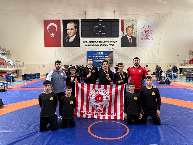 GÜREŞ TAKIMI BÖLGE ŞAMPİYONU OLDU