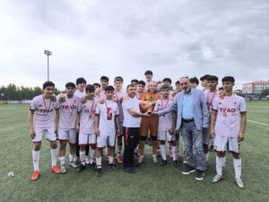 Petrolspor U15, şampiyonu oldu