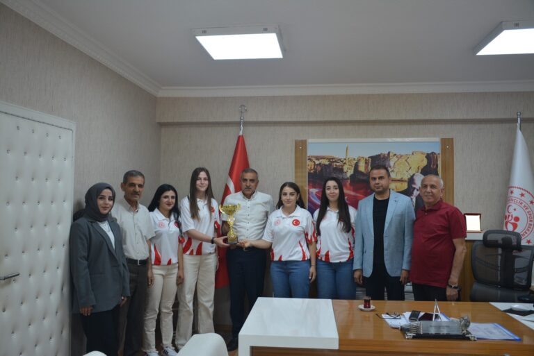 ÖZPERK, TÜRKİYE ŞAMPİYONLARINI AĞIRLADI