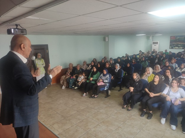 FATİH İLKOKULUNDA ‘AİLE İÇİ İLETİŞİM BECERİLERİ VE ÇOCUK EĞİTİMİ”
