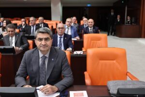 “HABAŞ DEMIR ÇELIK FIRMASINA KYME ANTIK KENTI SINIRINDA SANAYI TESISI IZNI VERILDI MI?”