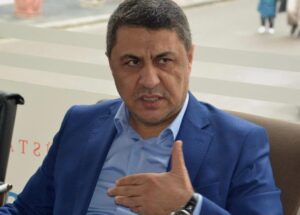 “Halkın yarısı borç batağında”