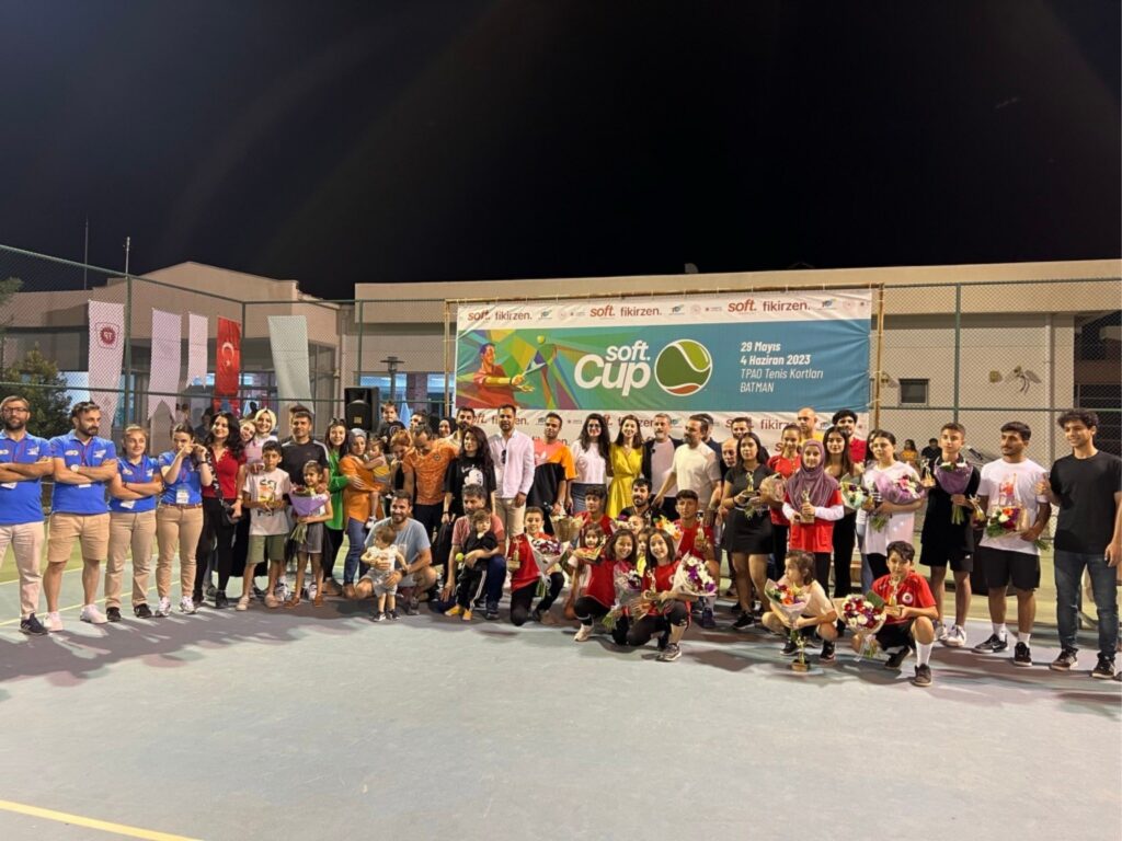 Tenis coşkusu yeniden kortlarda