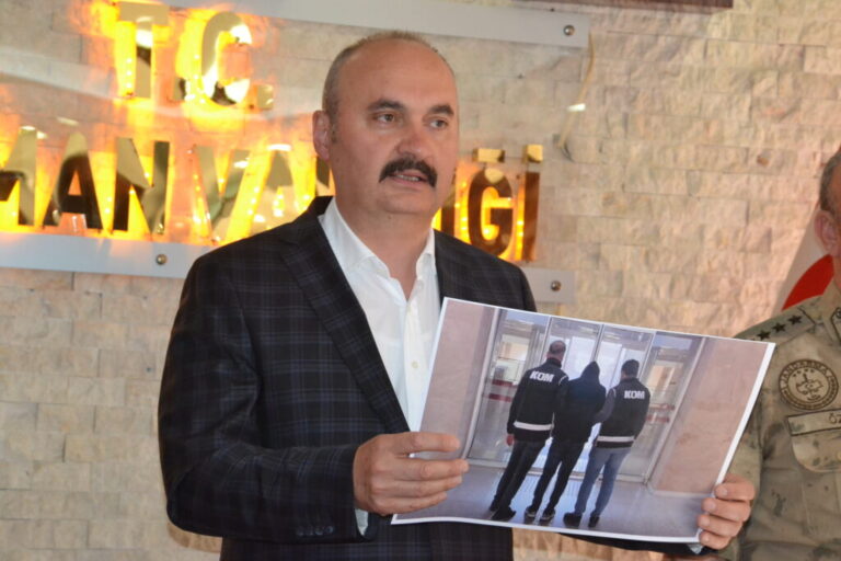 727 FİRARİ YAKALANDI