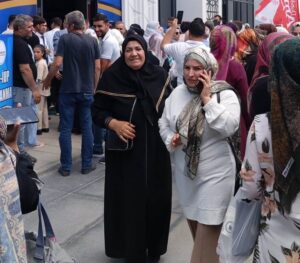 İŞ KUR programında saatlerce dışarıda bekletildiler