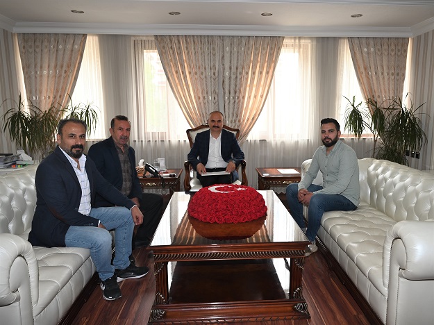 VALİ CANALP MOBİLYACILAR KOOPERATİFİNİ KABUL ETTİ