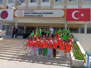 Şehit Ömer Halisdemir Anadolu Lisesi’nde TÜBİTAK 4006 Bilim Fuarı Coşkusu