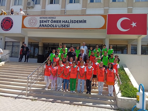 Şehit Ömer Halisdemir Anadolu Lisesi’nde TÜBİTAK 4006 Bilim Fuarı Coşkusu