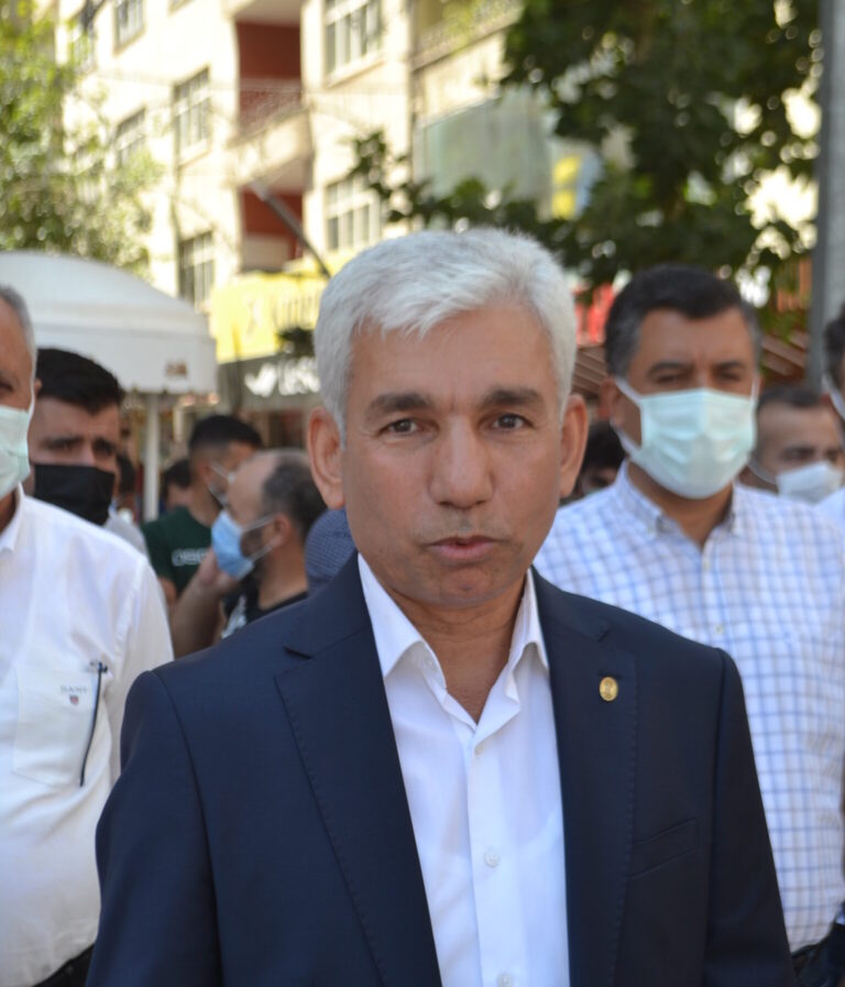 “Ulusal marketler esnafı tehdit ediyor”