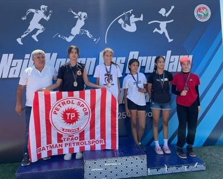 Petrolsporlu miniklerden 5 madalya