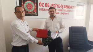 SENDİKADAN DUYARLI ÜYESİNE PLAKET