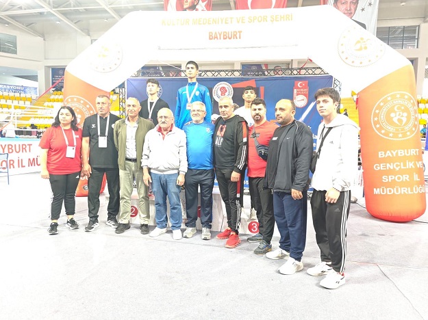 SELİM OĞUZ BOKS’TA TÜRKİYE 3. CÜSÜ OLDU