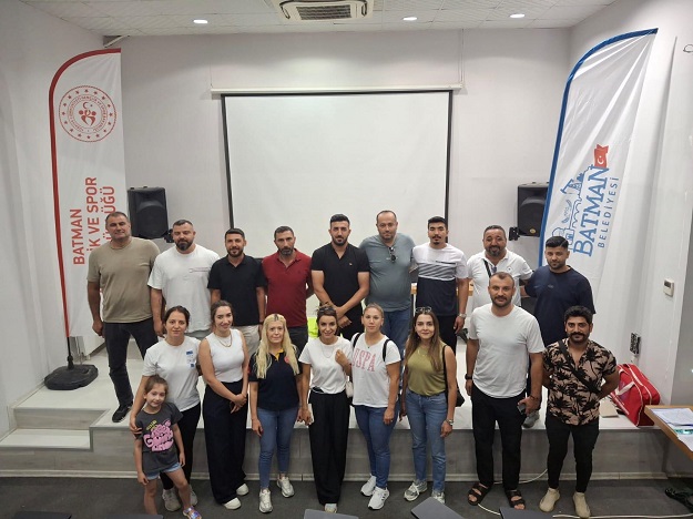 GENÇLİK VE SPOR İLK YARDIMI ÖĞRENİYOR