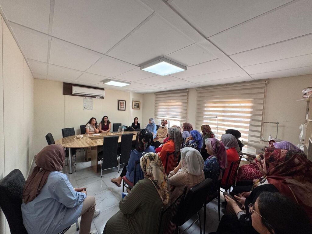 Kadınlara bilgilendirme eğitimi