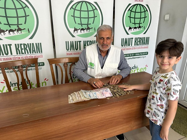 AKÜLÜ ARABA PARASINI GAZZE’YE BAĞIŞLADI