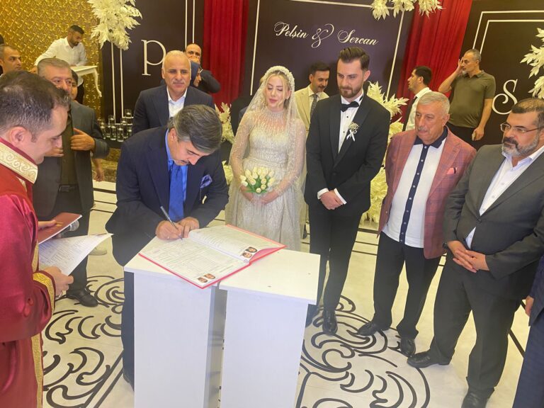 Sercan Celbek ile Pelşin Elçin Dünyaevine Girdi