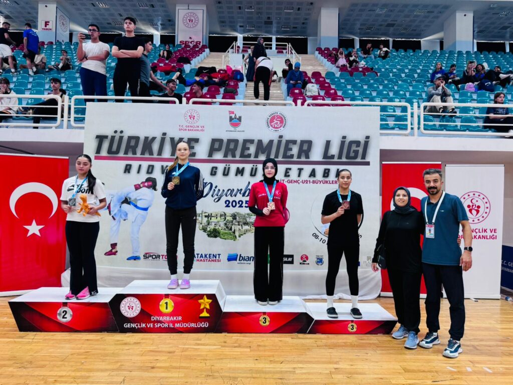 KARATE TÜRKİYE ŞAMPİYONASINDAN DERECELER GELDİ