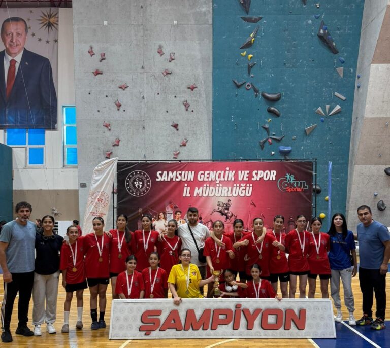 HENTBOL KIZ TAKIMI 1 SAYIYLA TÜRKİYE ŞAMPİYONU OLDU