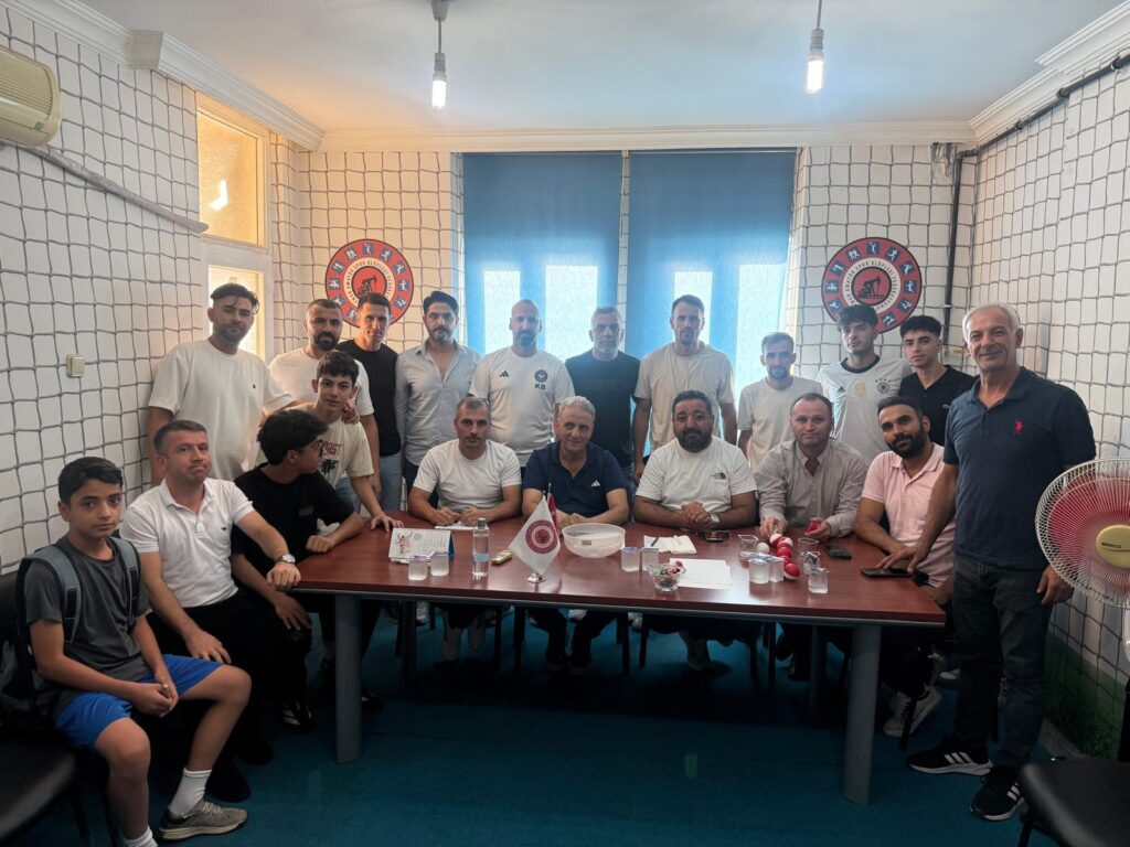 BATMAN’DA U14 VE U18 FUTBOL LİGLERİ BAŞLIYOR