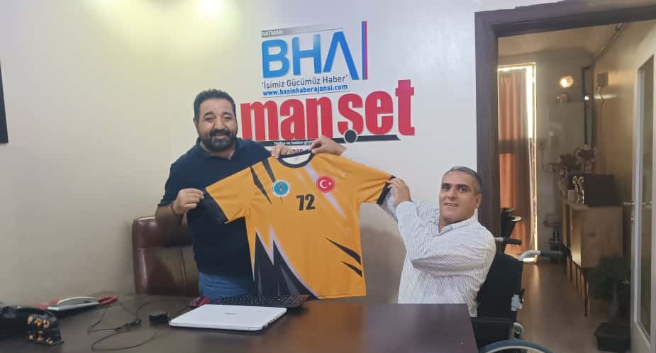 Osman Seyrek’e Özel Forma Hediyesi