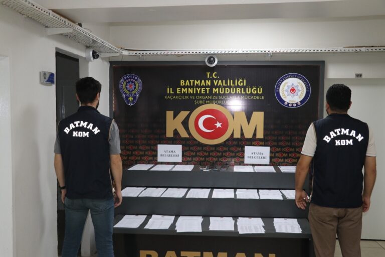 KADRO DOLANDIRICILARIN İSİMLERİNİ VERİN