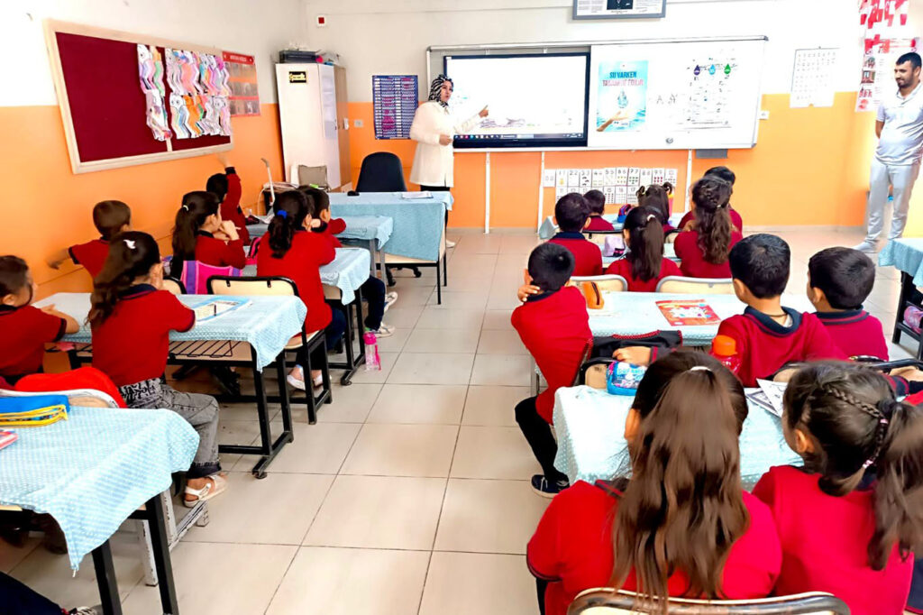 “TUVALETLERDE SU İÇEN ÇOCUKLARA ‘SU VERİMLİLİĞİ’ EĞİTİMİ