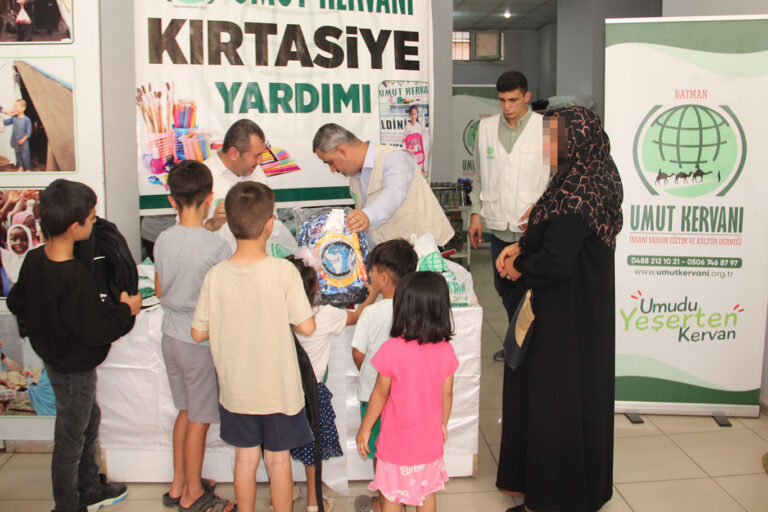 📰 Umut Kervanı’ndan Yüzlerce Öğrenciye Kırtasiye Desteği