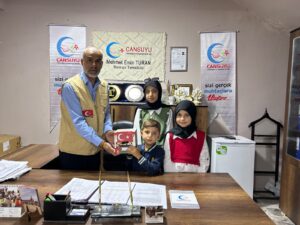 Minik Yüreklerden Büyük Destek: Harçlıklarını Gazze’ye Bağışladılar